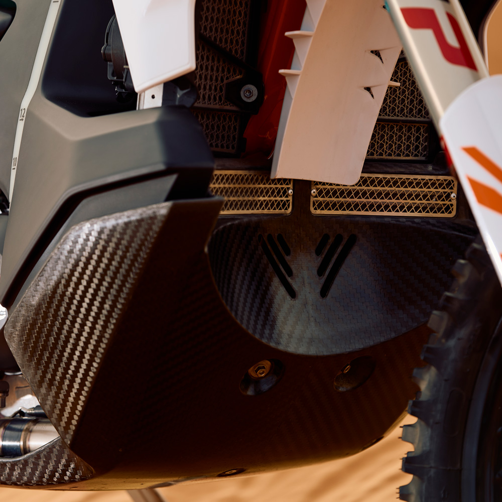 PHO_BIKE_DET_MY25-KTM-450-RALLY-REPLICA-radiator_#SALL_#AEPI_#V1