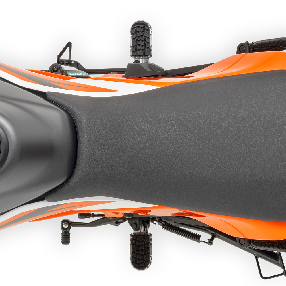 PHO_BIKE_DET_Supermoto-KTM-2025-390-smc-r-footpegs1_#SALL_#AEPI_#V1