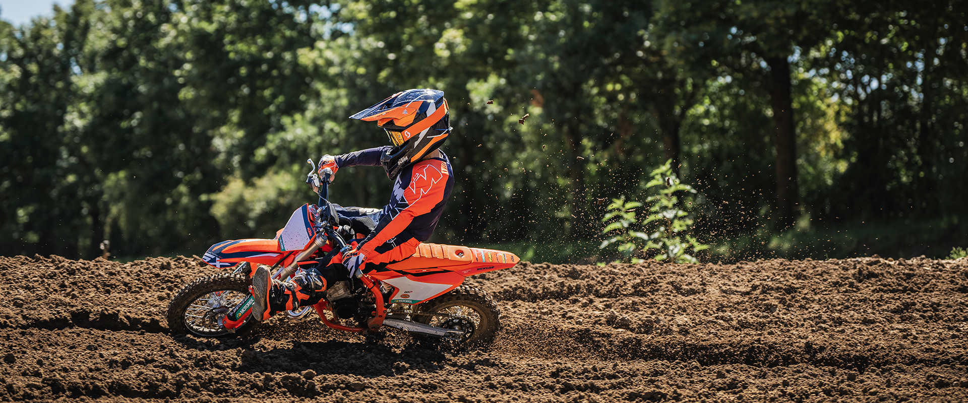 PHO_BIKE_DET_MY24-KTM-50-SX-Factory-Edition-action-1_#SALL_#AEPI_#V1