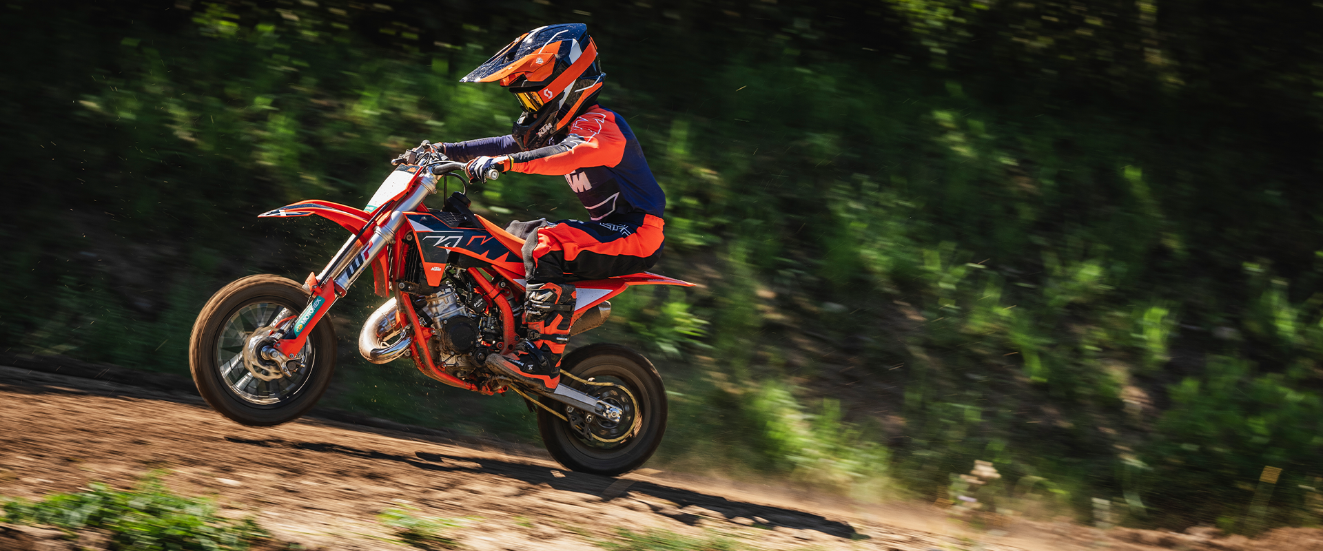 PHO_BIKE_DET_MY24-KTM-50-SX-Factory-Edition-action-4_#SALL_#AEPI_#V1